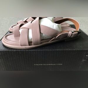 Frye Woman’s Tait Sandals Sz. 7 NIB